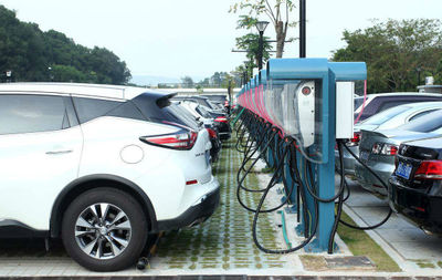 新能源汽車稅收政策優惠及充電設備研發概述